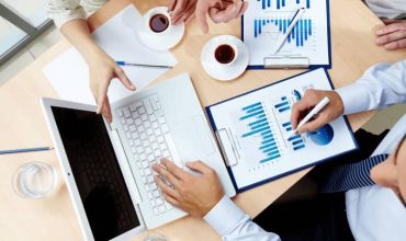 شرکت خدمات مالی چیست